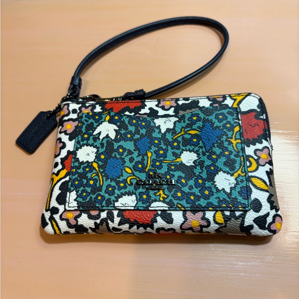 Coach Mixed Yankee Floral Wristlet Clutch - Picture 2 of 7